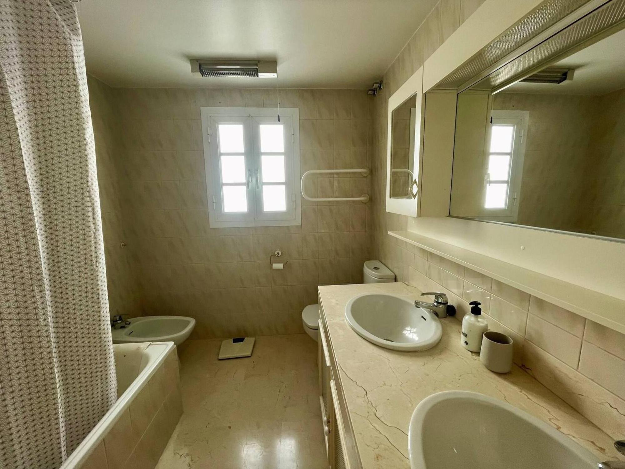 Luxury Townhouse Sea Views 10 Min From Puerto Banus