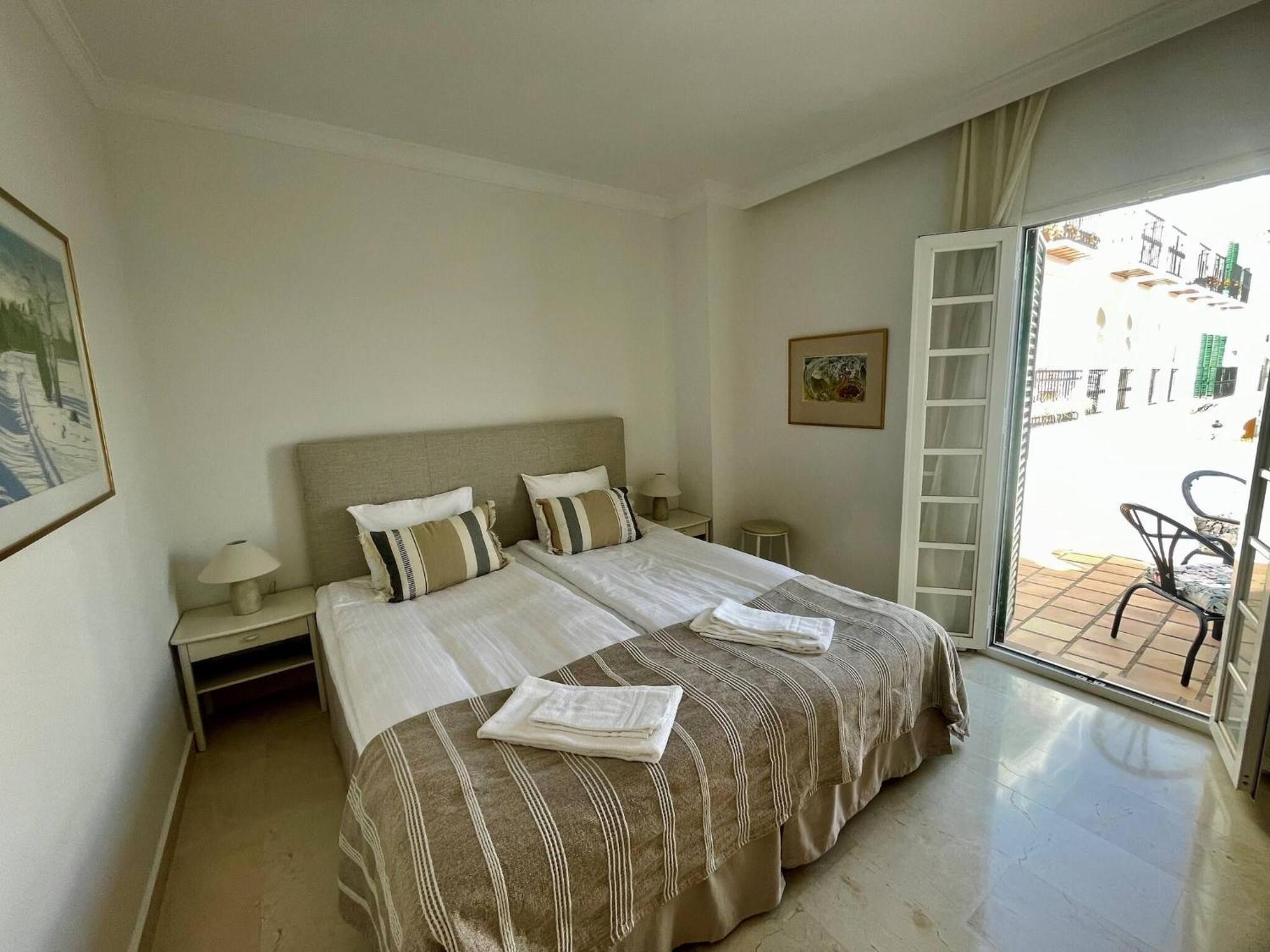 Luxury Townhouse Sea Views 10 Min From Puerto Banus Marbella