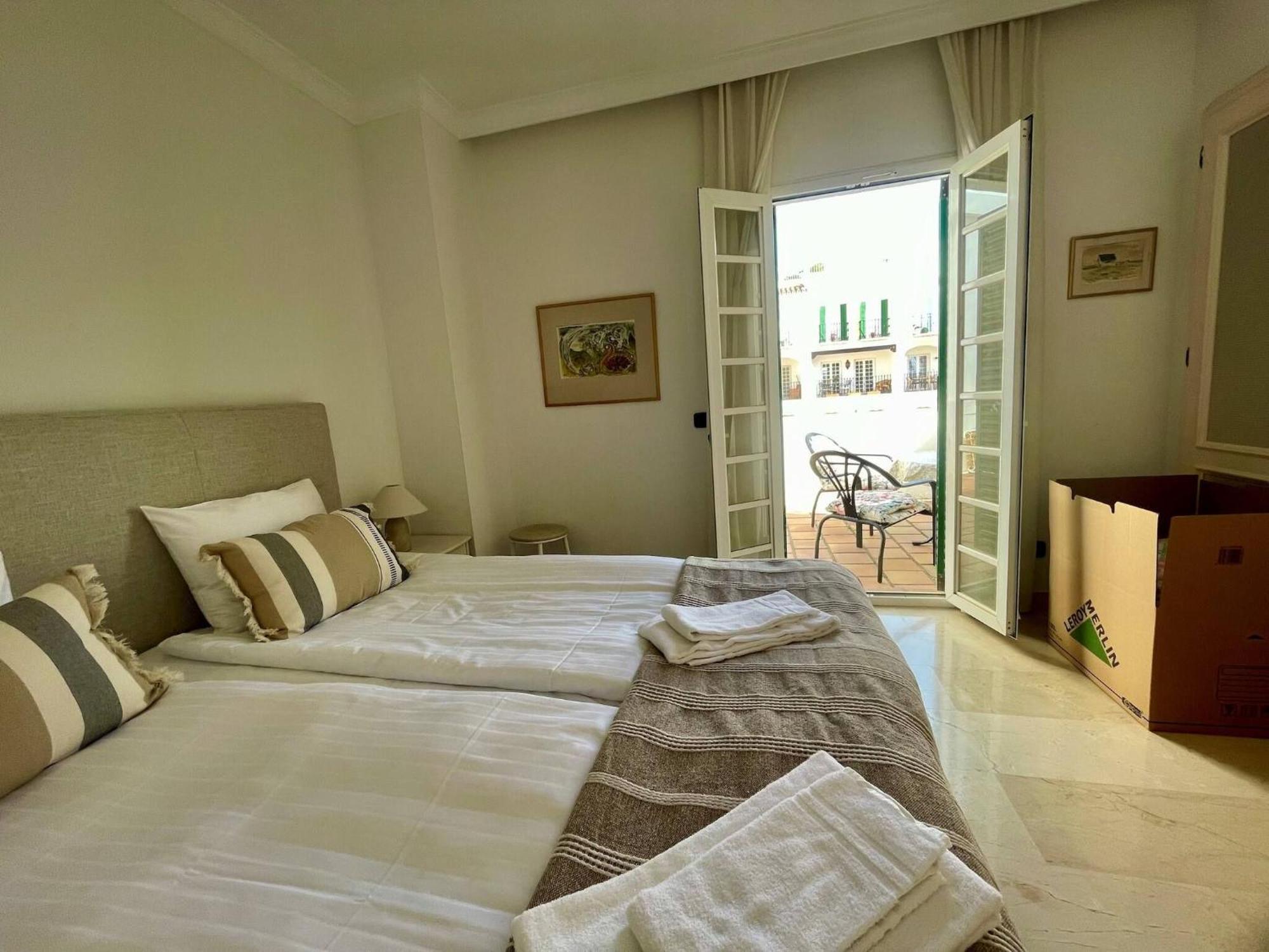 Luxury Townhouse Sea Views 10 Min From Puerto Banus Holiday home *